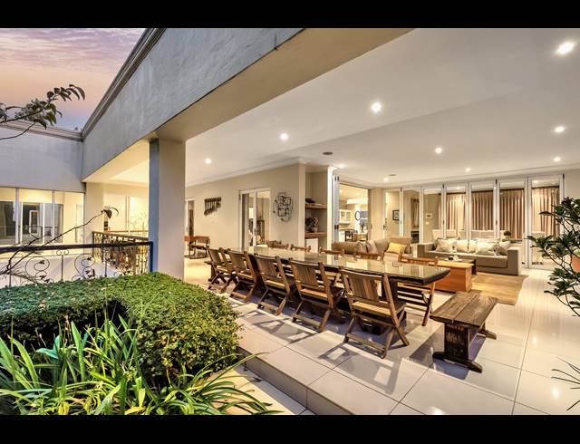 7 BEDROOM HOUSE FOR SALE IN BRYANSTON